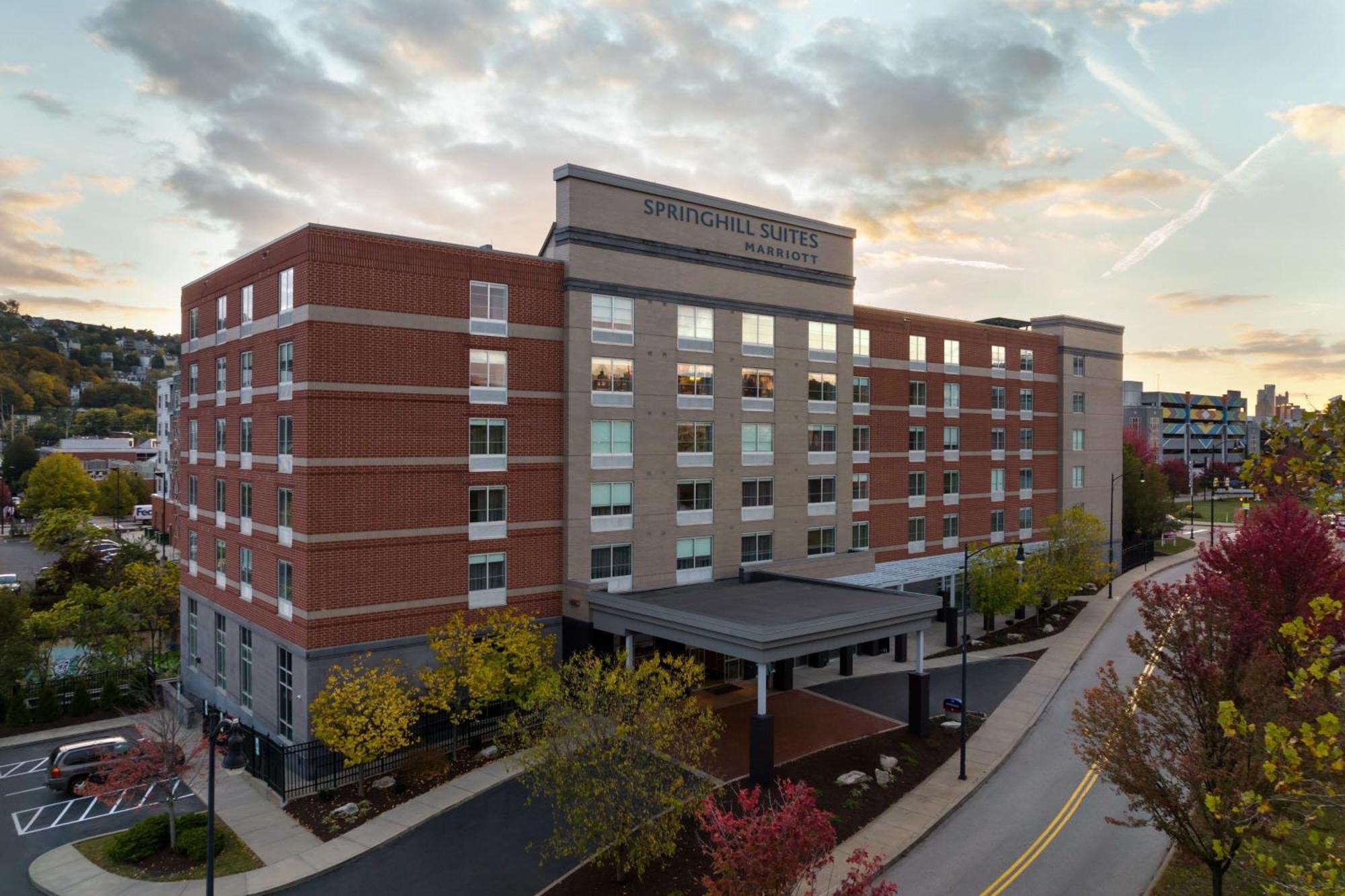 Springhill Suites Pittsburgh Southside Works Bagian luar foto